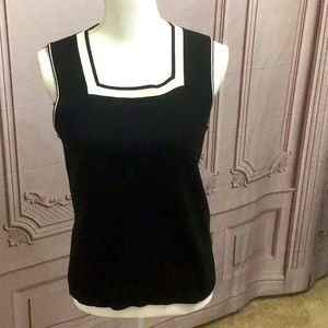 Black and White Sleeveless Sweater Top